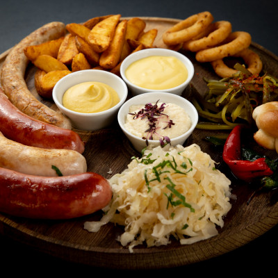 SAUSAGE PLATER (za 2 osobe/for two persons)